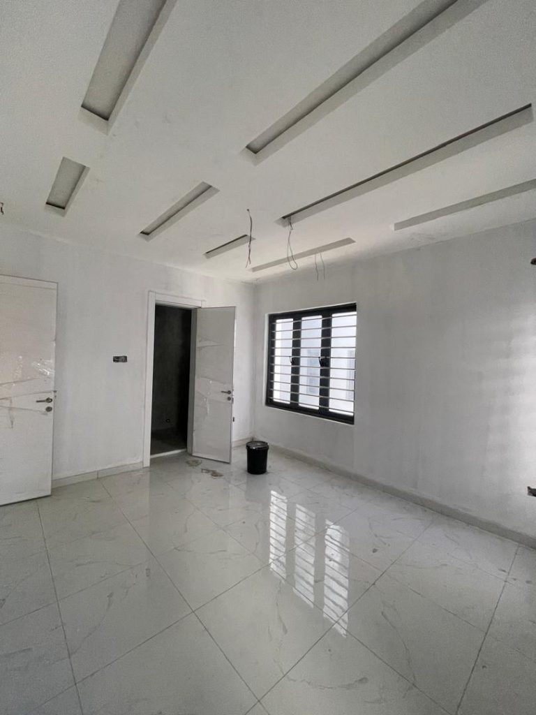 4BEDROOM-SEMI-DETACHED-DUPLEX-3