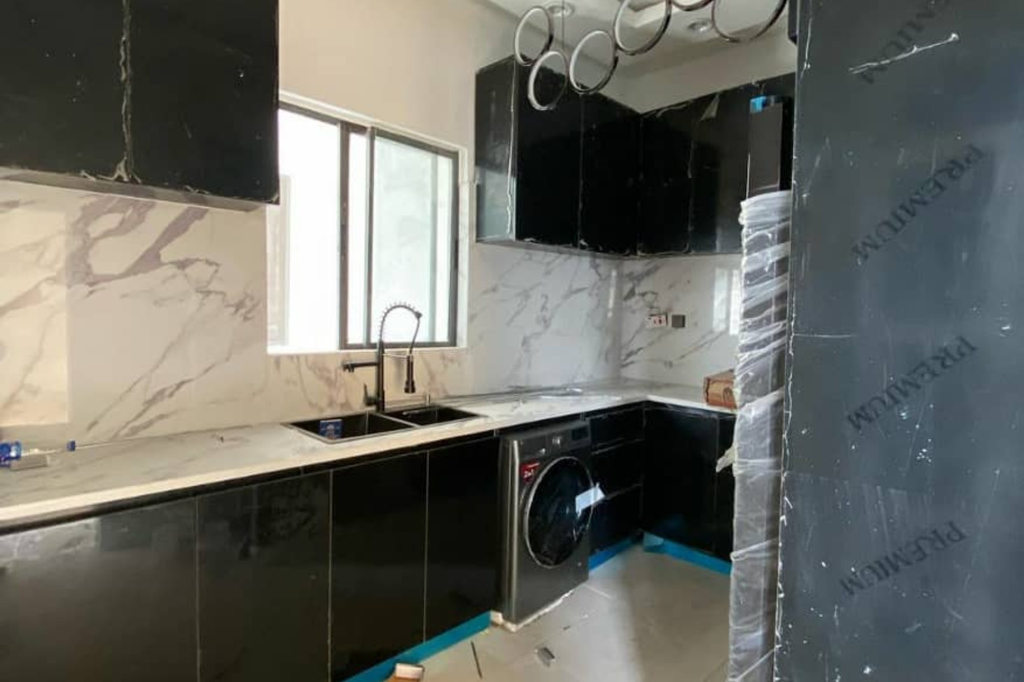 Buy 5 Bedroom Family House in Ibeju Lekki 
