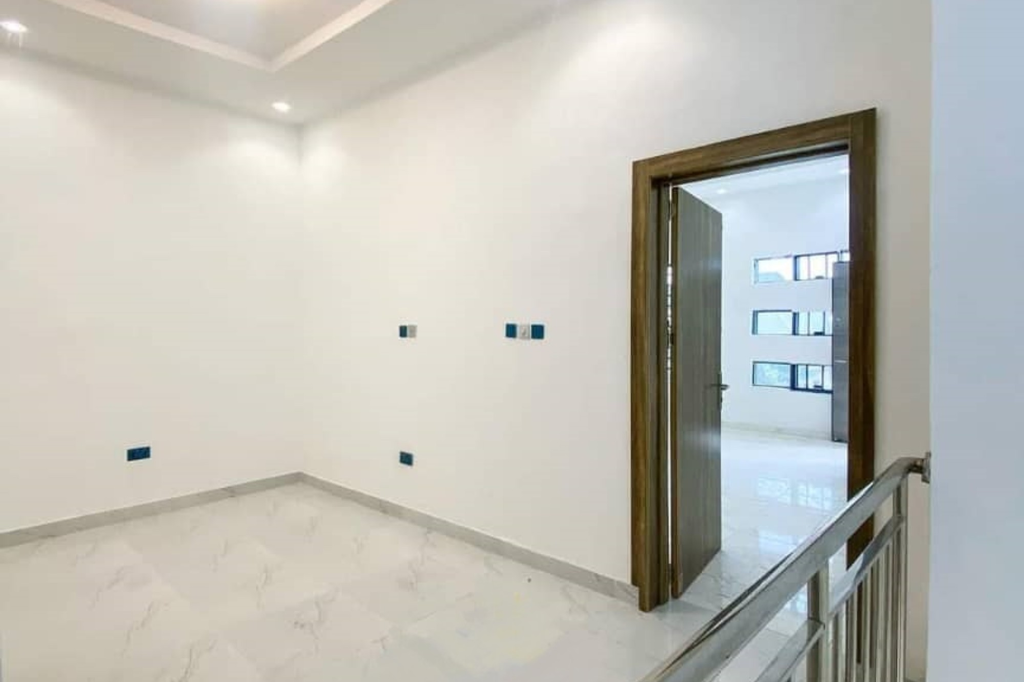 5 Bedroom House with Modern Finish in Ibeju Lekki